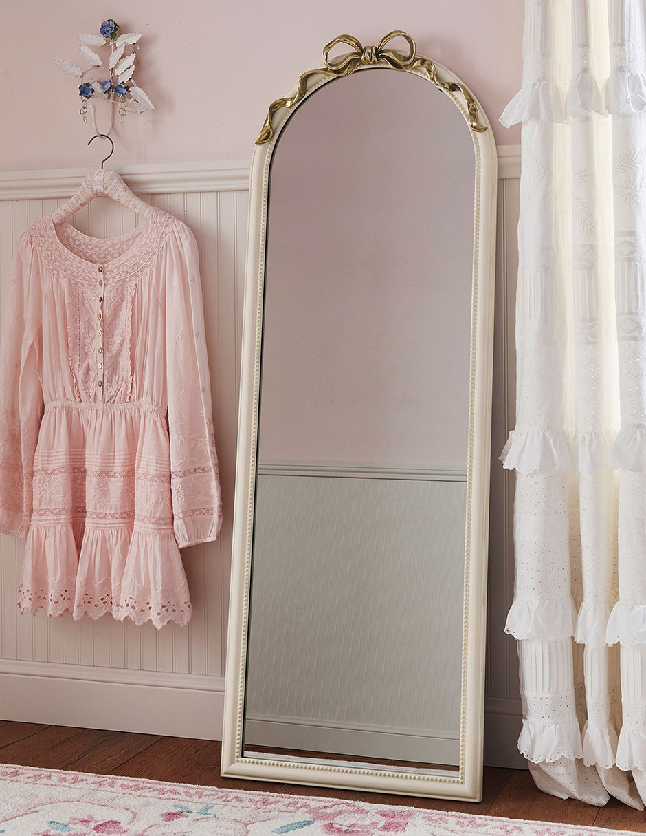 Espejo arco Pottery Barn Kids Love Shack Fancy