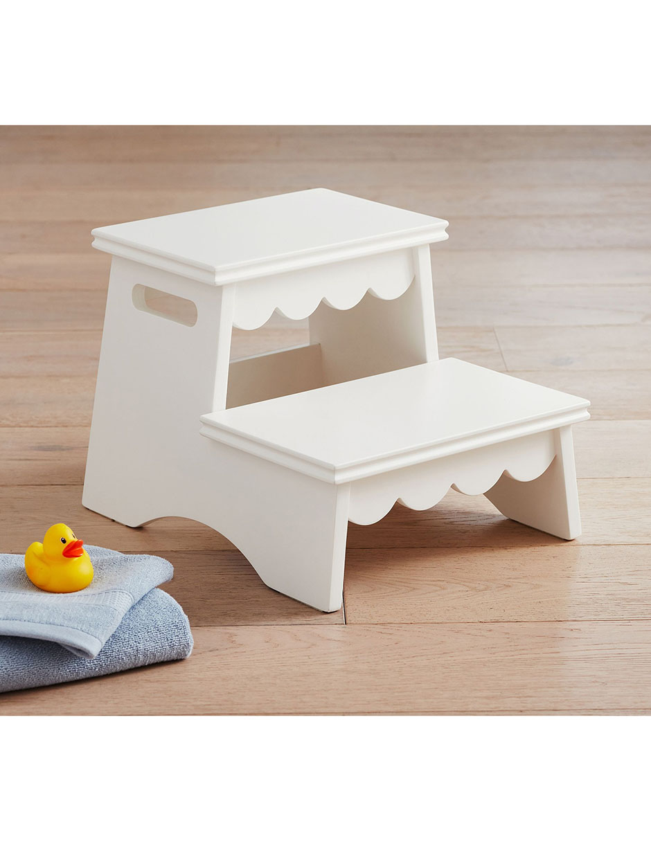 Banco Scallop Stepstool Banco Scallop Stepstool