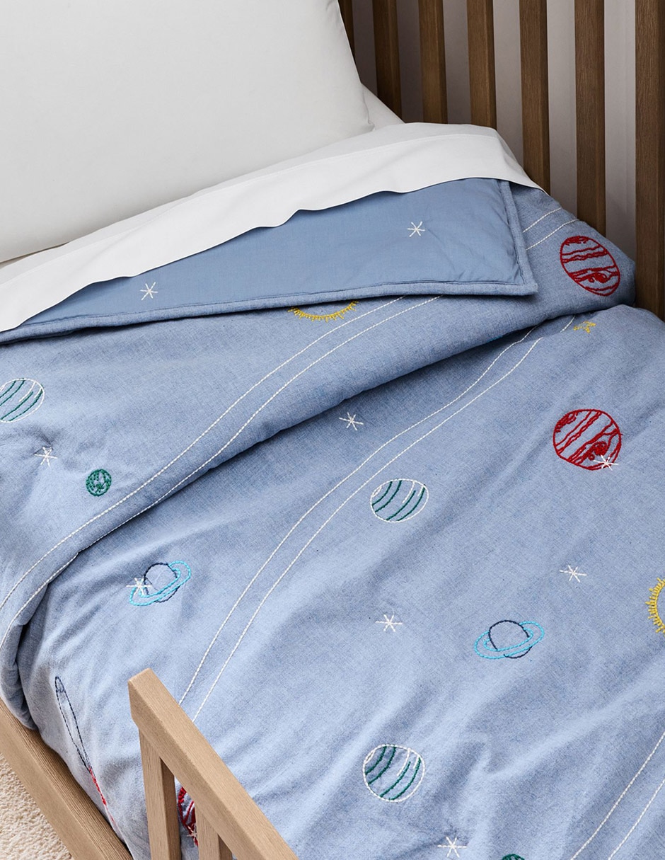Colcha Embroidered Space 5