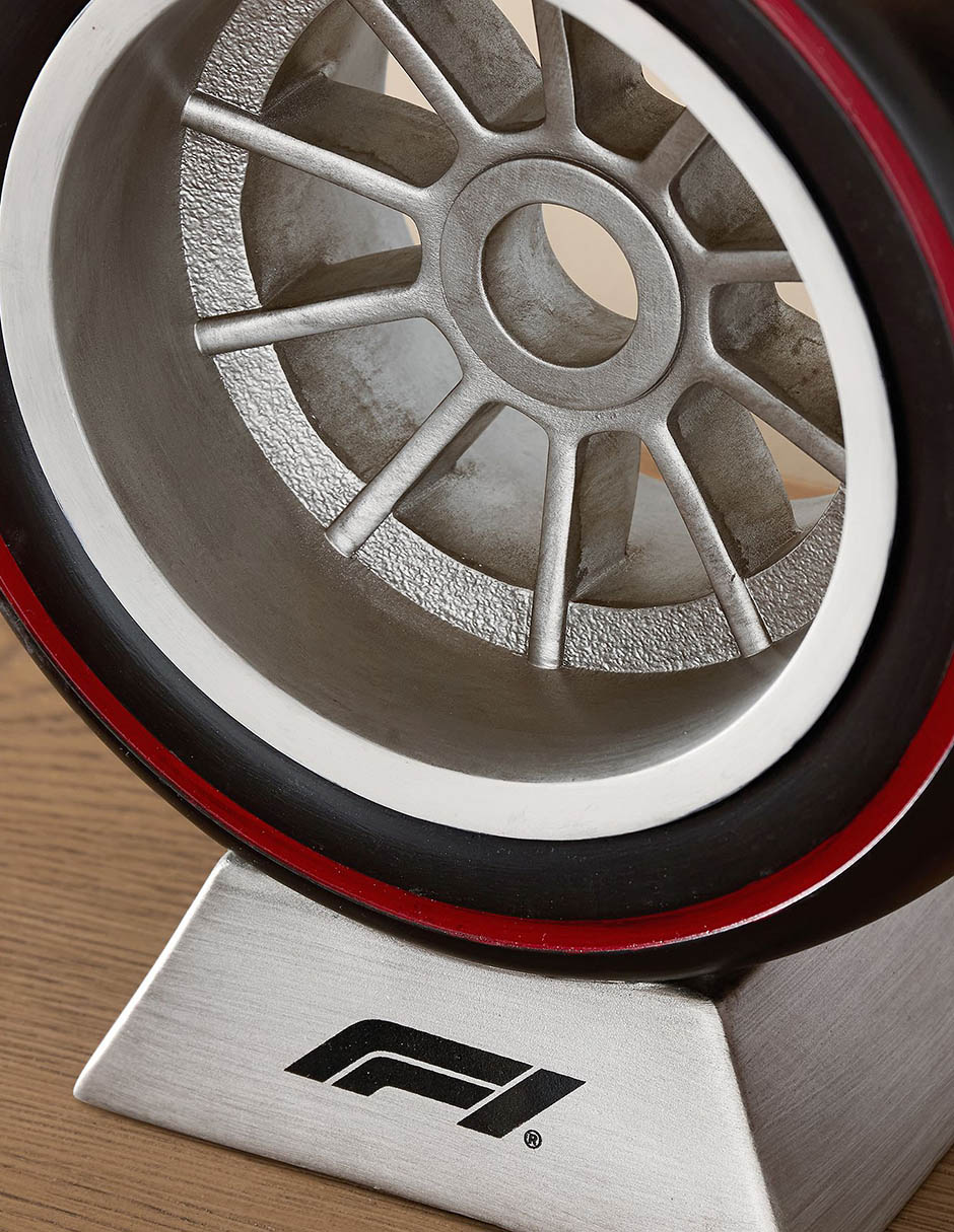 Lámpara de mesa led Formula 1