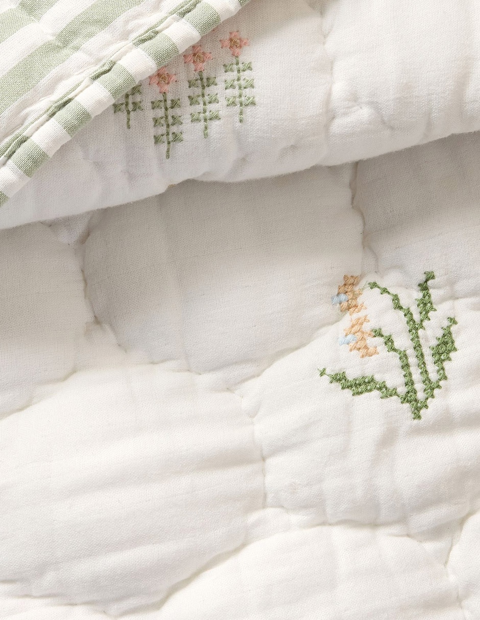 Cobija de tejido plagrace›s garden para niña